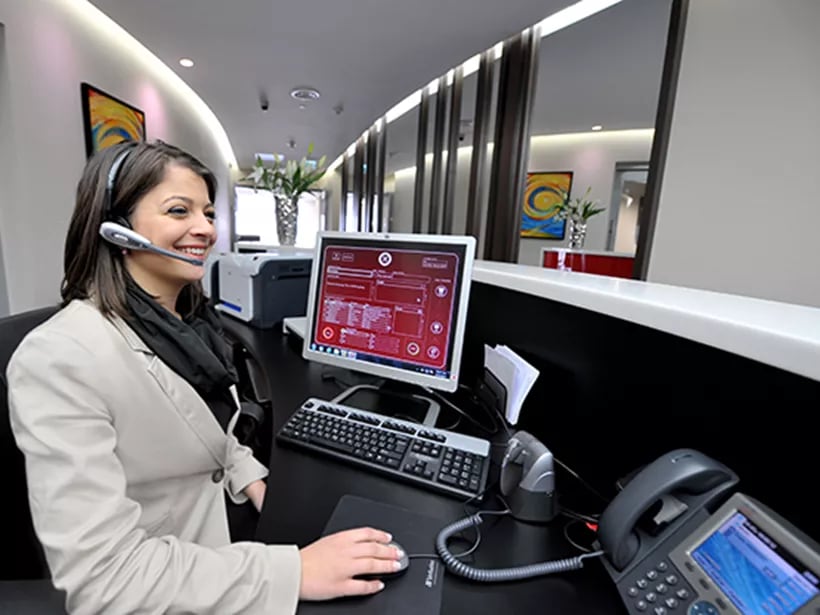 receptionist-tornado-tower-doha